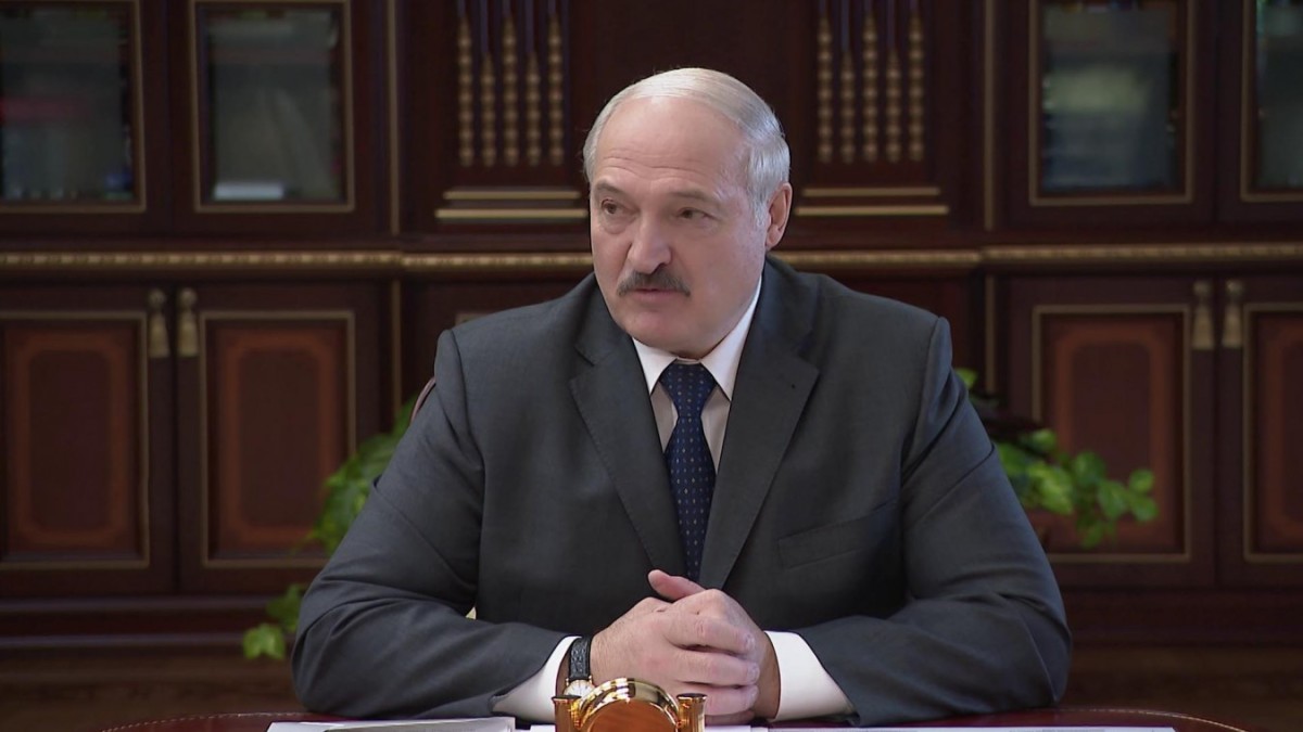 Лукашенко наградил 300 силовиков. Репрессии против протестующих усилятся?
