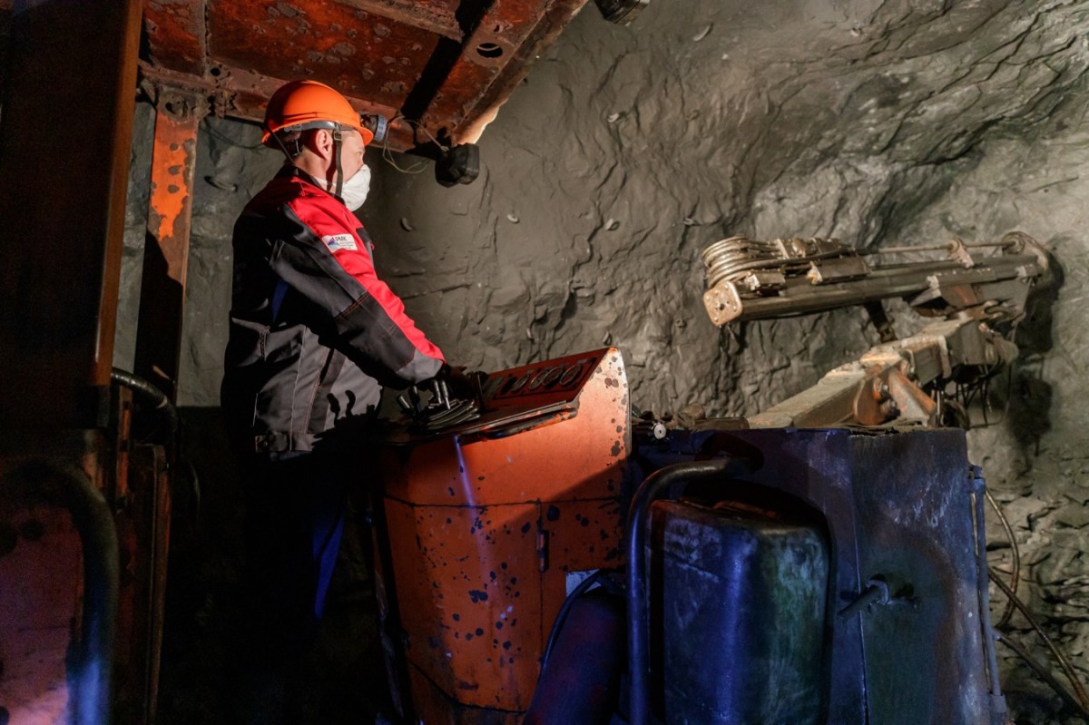 В 700 тысяч тонн руды оцениваются запасы нижнего горизонта на руднике «Чебачье»