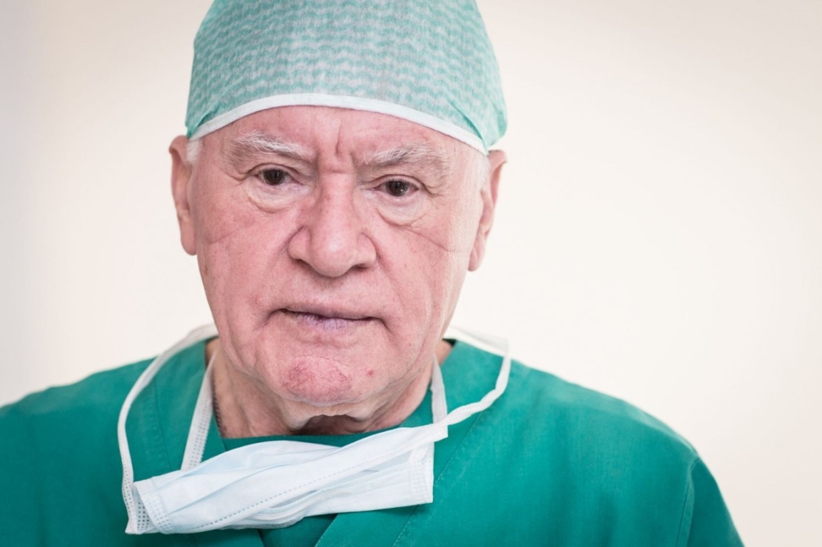 Правила жизни 80-летнего хирурга Лео Бокерия, которые «по силам» другим людям