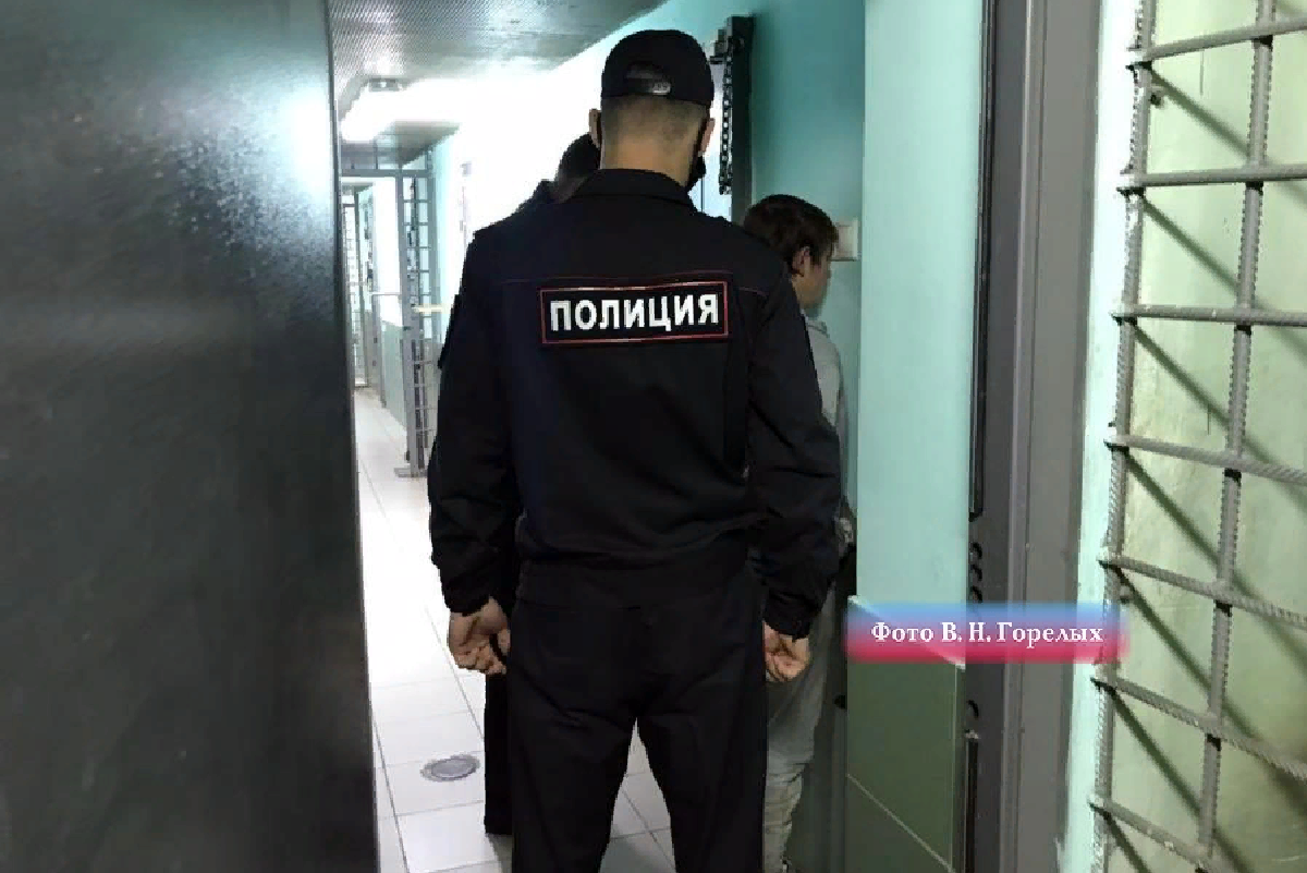 Просто хотел пошутить? Полицейские задержали лжеминера в Екатеринбурге