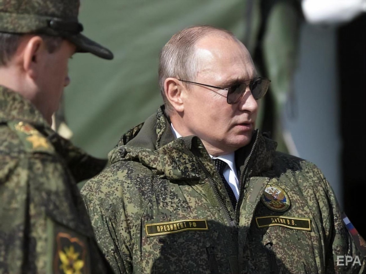 Путина от отставки удерживает гибридная война: мнение эксперта