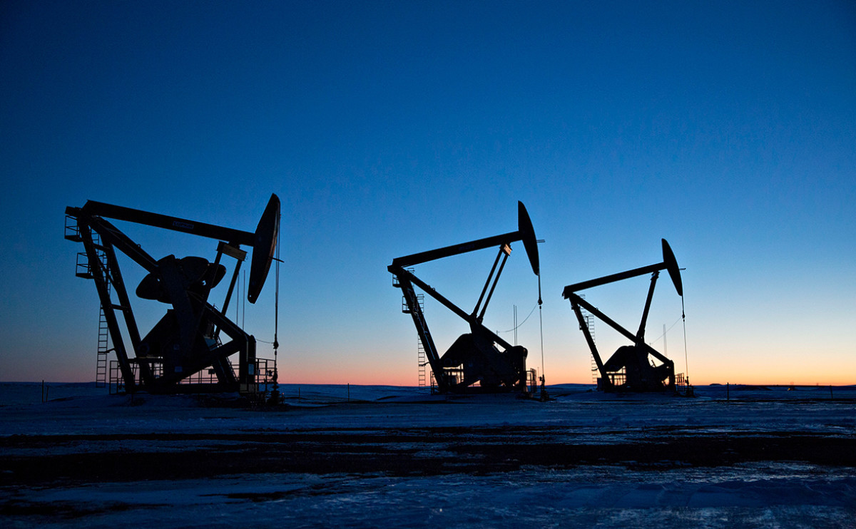 Добывать нефть в России стали меньше