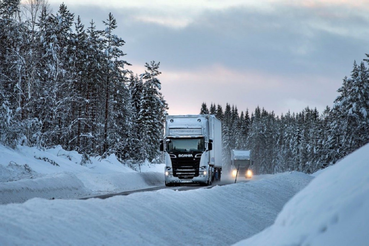 Ограничения ввели на дорогах Челябинской области из-за снегопада 