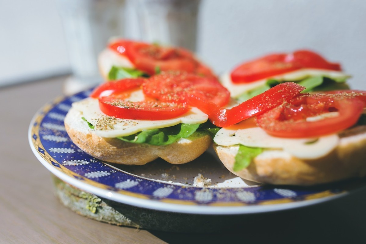 Ковид-больным советуют есть «бутерброд здоровья» из сала