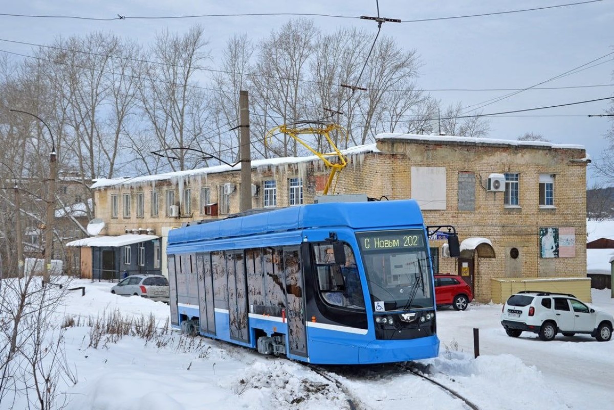 Новый низкопольный трамвай испытывают в Челябинске
