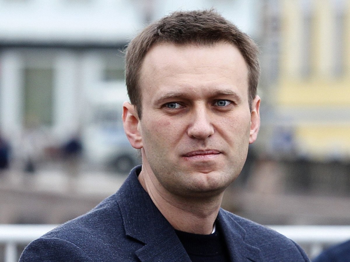 Портрет Навального запрещают вывешивать в школах Челябинска?