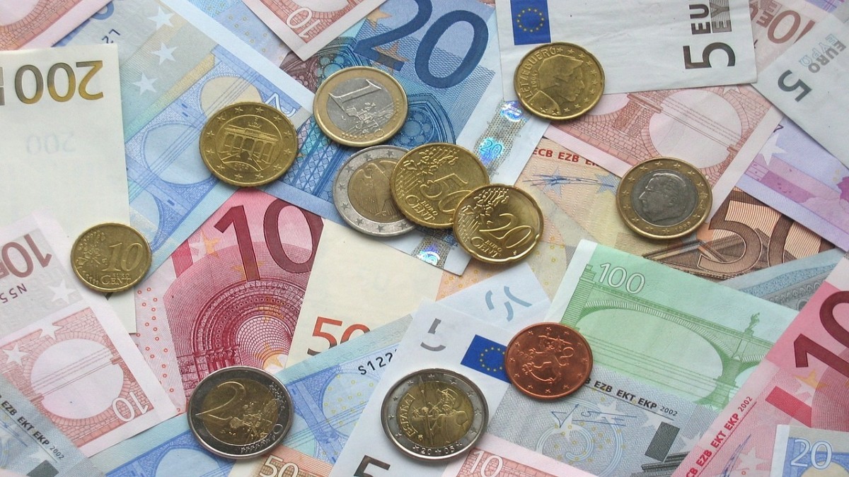 Делягин предупредил о рисках, связанных с евро