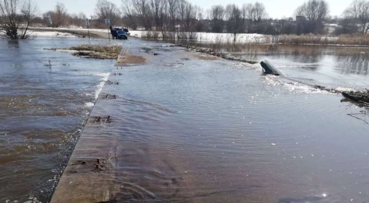 Весенние подтопления начались: три дороги затопило в Челябинской области