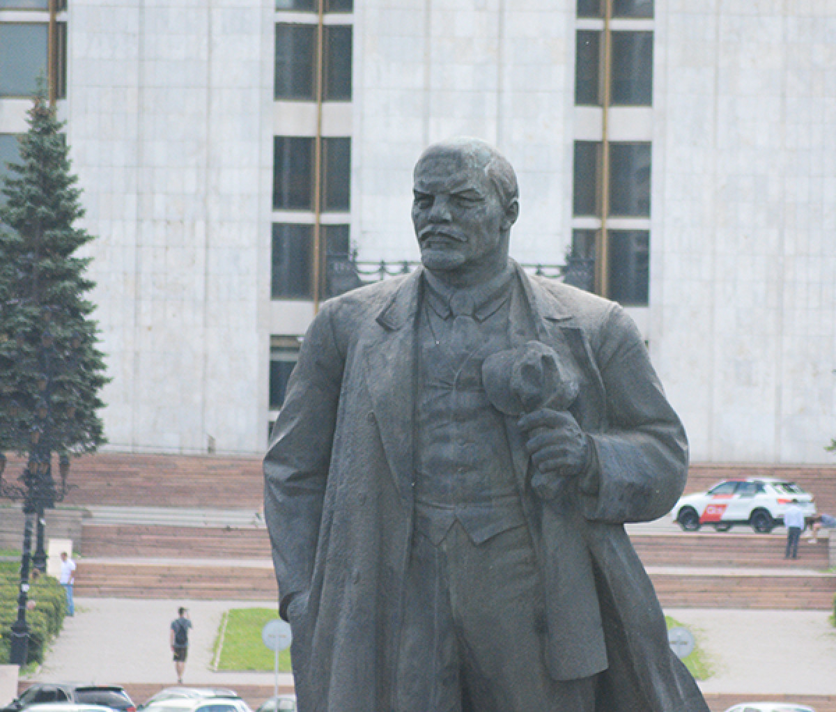 Что мог знать Довлатов о памятнике Ленину в Челябинске?