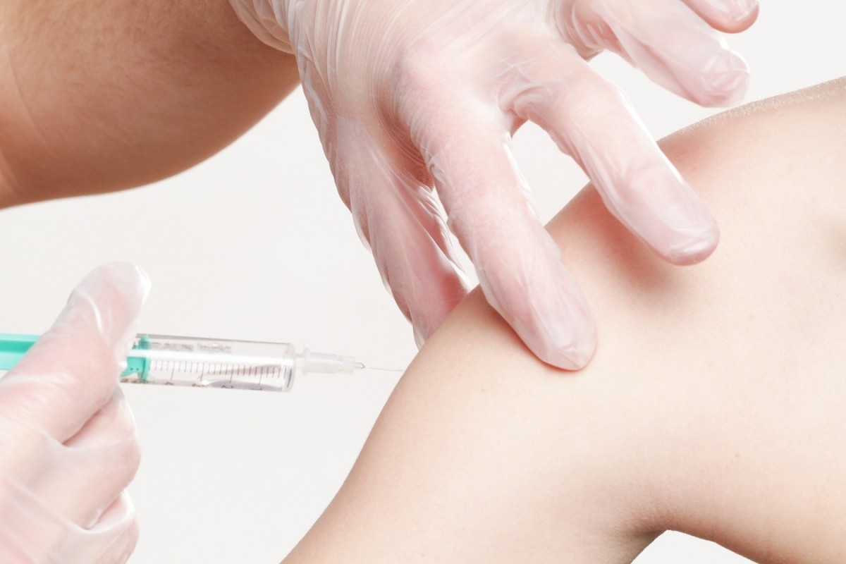 Программа вакцинации в России провалилась, считает главврач «Ильинской больницы»
