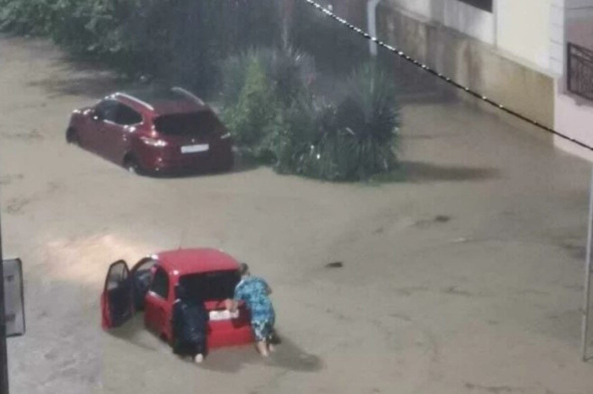 Новое наводнение случилось в Сочи. Ожидаются град и смерчи