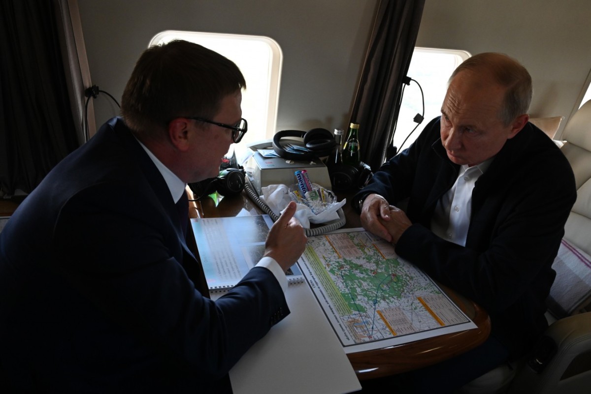 Челябинский губернатор попросил президента помочь сделать асфальтобетонную дорогу до поселка, где был пожар