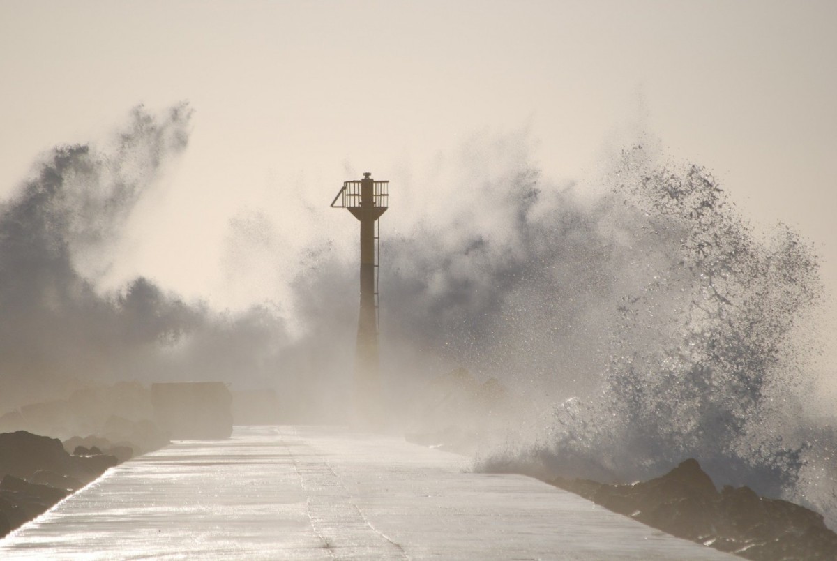 Тропический тайфун и библейский потоп угрожают Крыму и Краснодарскому краю