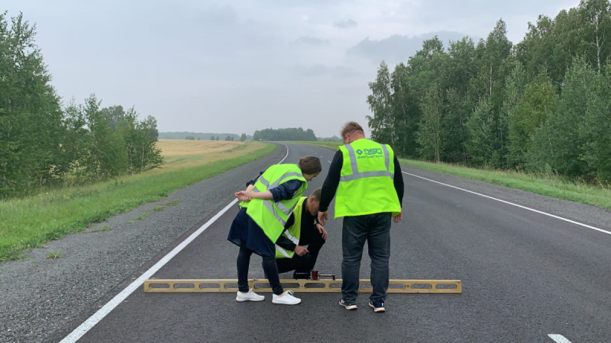 Грубые нарушения при ремонте дороги нашли эксперты ОНФ в Челябинской области