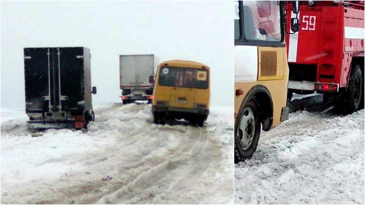 Школьные автобусы и 18 автомобилей застряли в снежных сугробах на юге Челябинской области