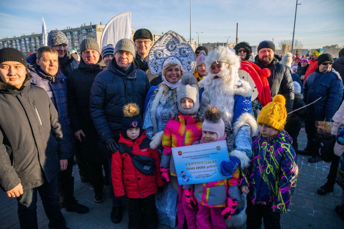 Александр Лазарев: новогодние мечты детей в Челябинской области исполнятся благодаря «Снеговикам-добрякам»