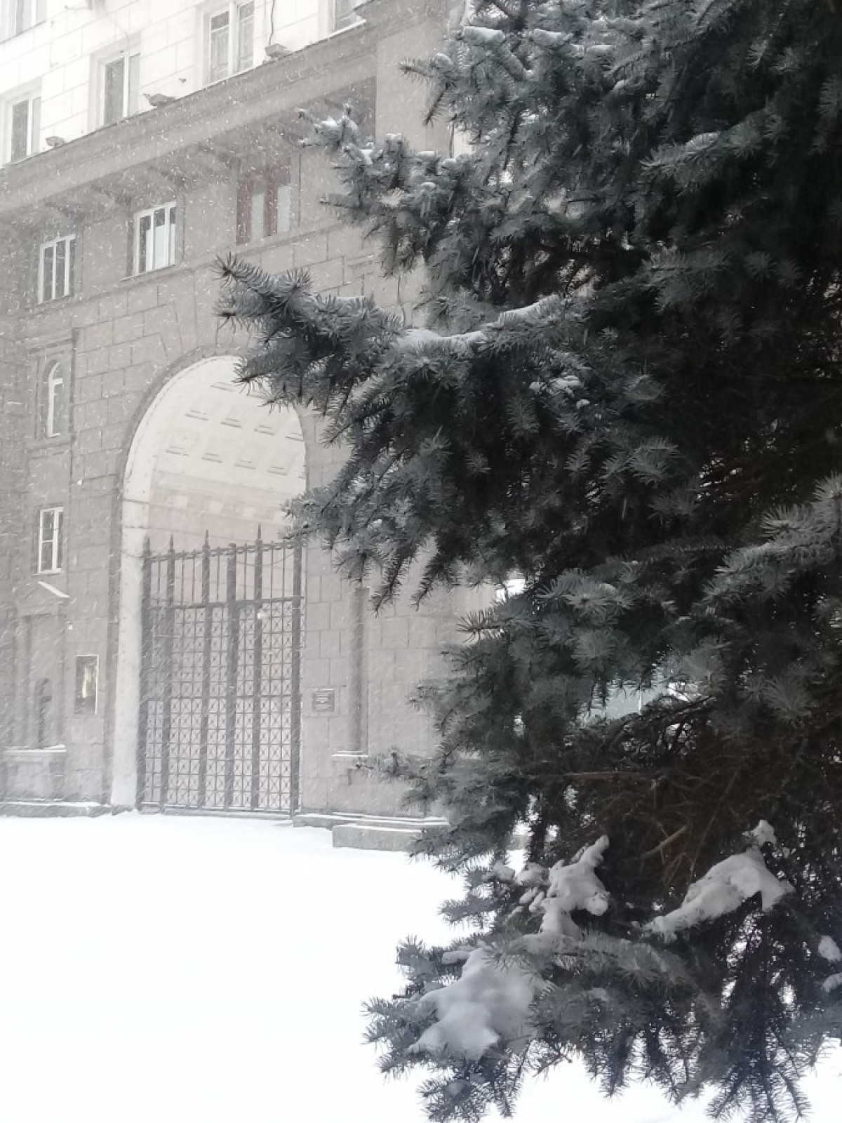 Из-за мороза в Челябинске отменили занятия в школах