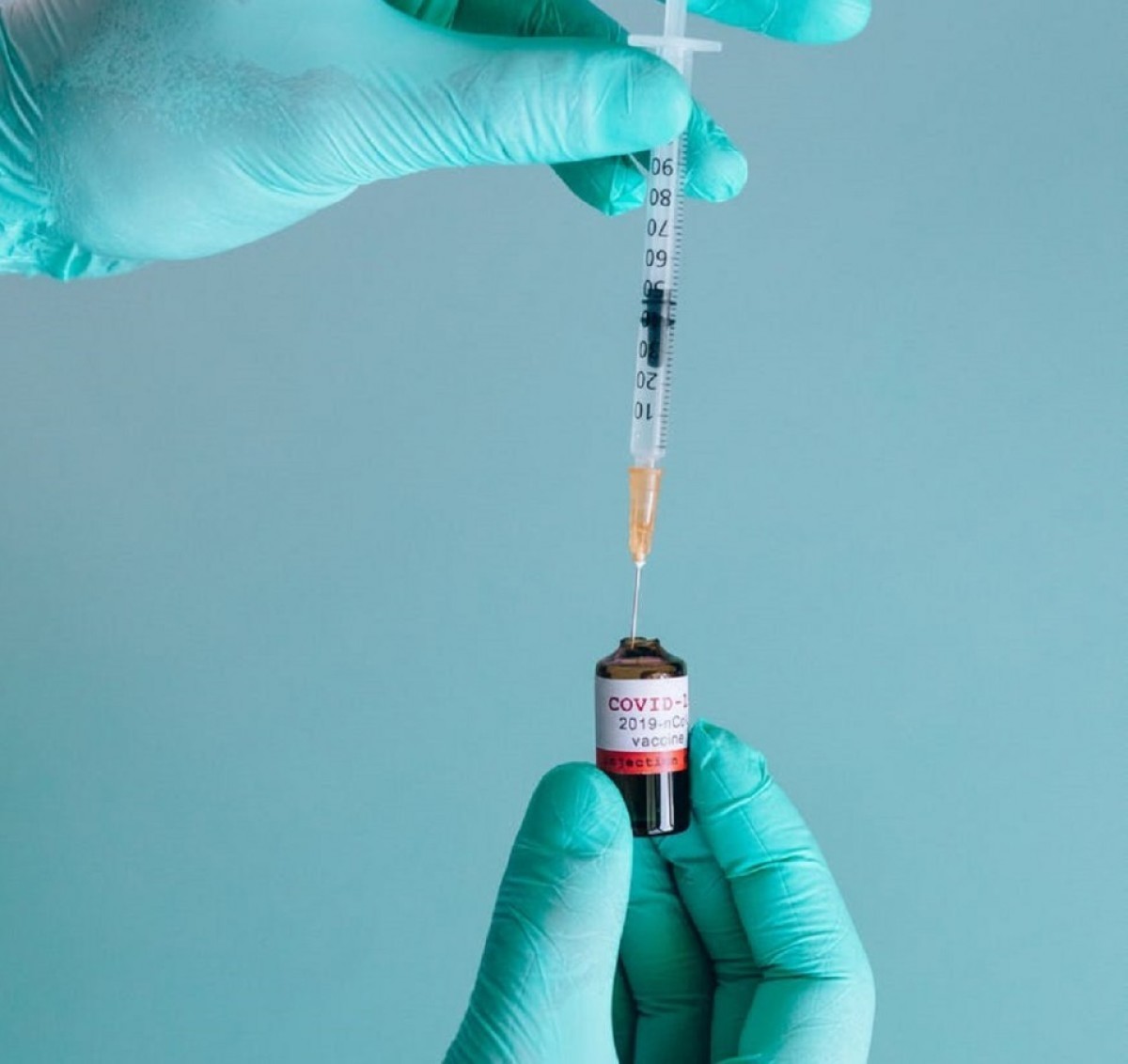 Бельгийский вирусолог: к катастрофе приведет вакцинация от омикрона
