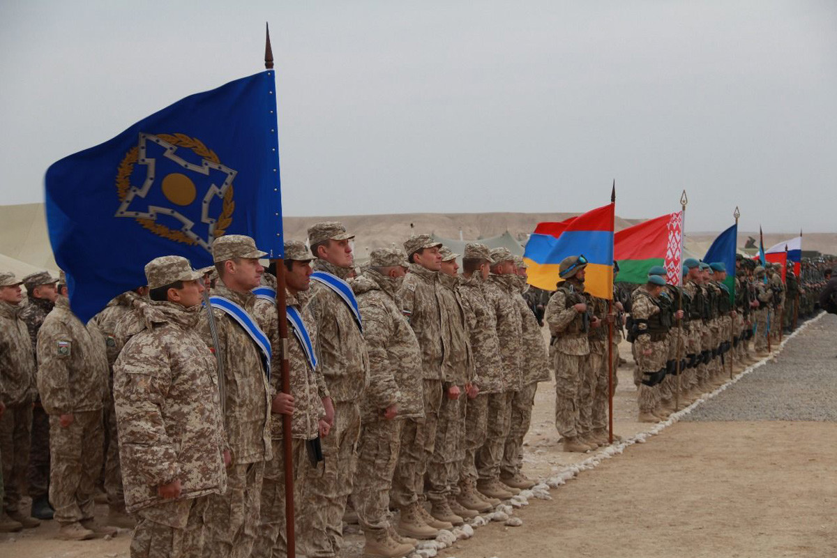 Политолог Ширинкин про ввод войск ОДКБ в Казахстан: на штыках сидеть крайне неудобно