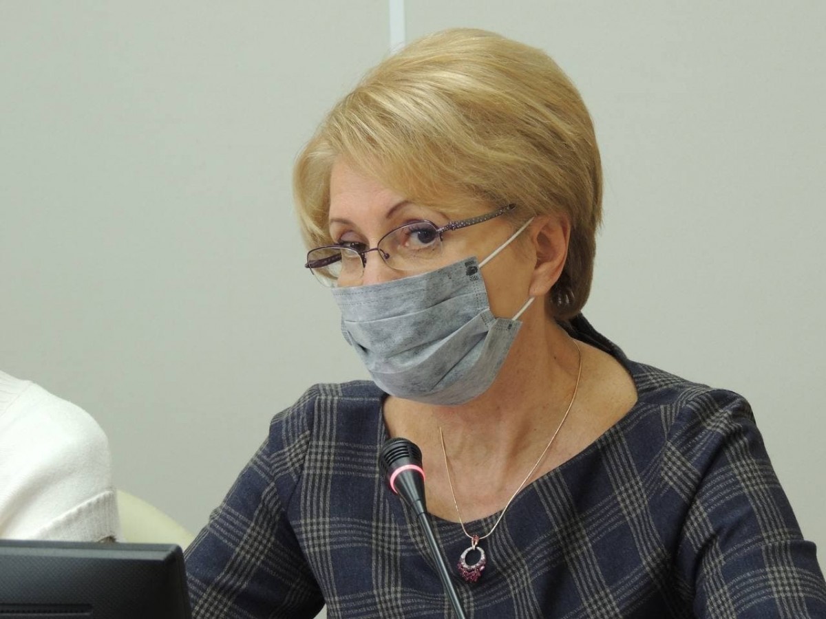 Главврач Василенко: очень сильные головные боли испытывают заболевшие в пятую волну эпидемии