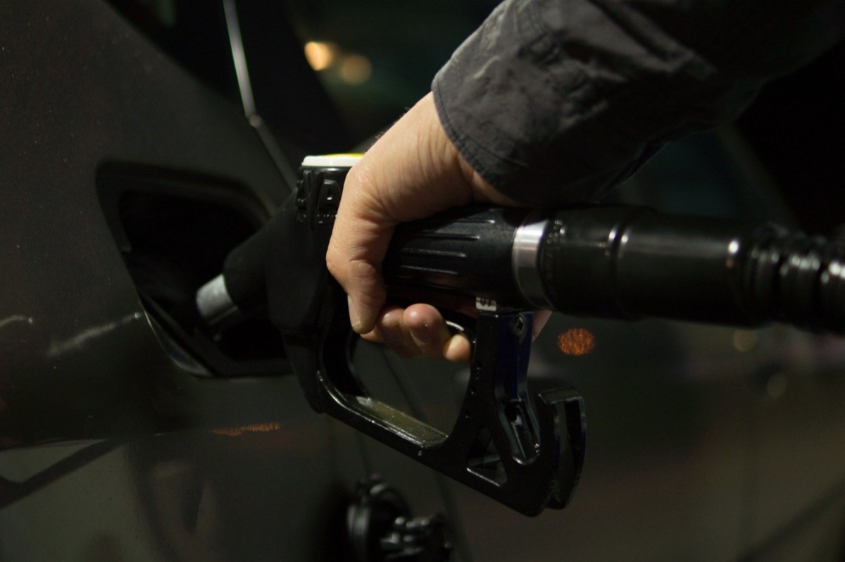 Бензин марки АИ-95 в Краснодаре подорожал: цена на него теперь выше 55 рублей за литр