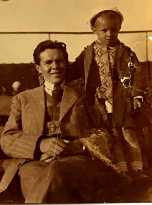 Исхак Ахмеров с сыном.