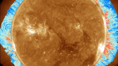 Изображение солнца в середине было сделано Обсерваторией солнечной динамики НАСА.