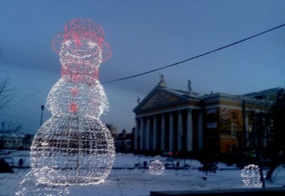 Снеговик на Кировке. Фото Сергея Белковского
