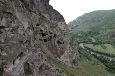 Пещерный город Вардзиа в Грузии. Фото Екатерины Галкиной