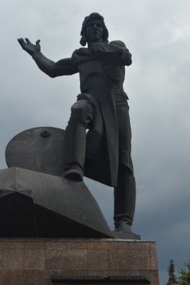 Монумент танкистам-добровольцам в Челябинске. Фото Сергея Белковского.