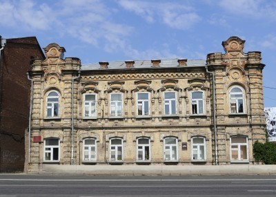 Челябинск. Старое здание возле областной картинной галереи